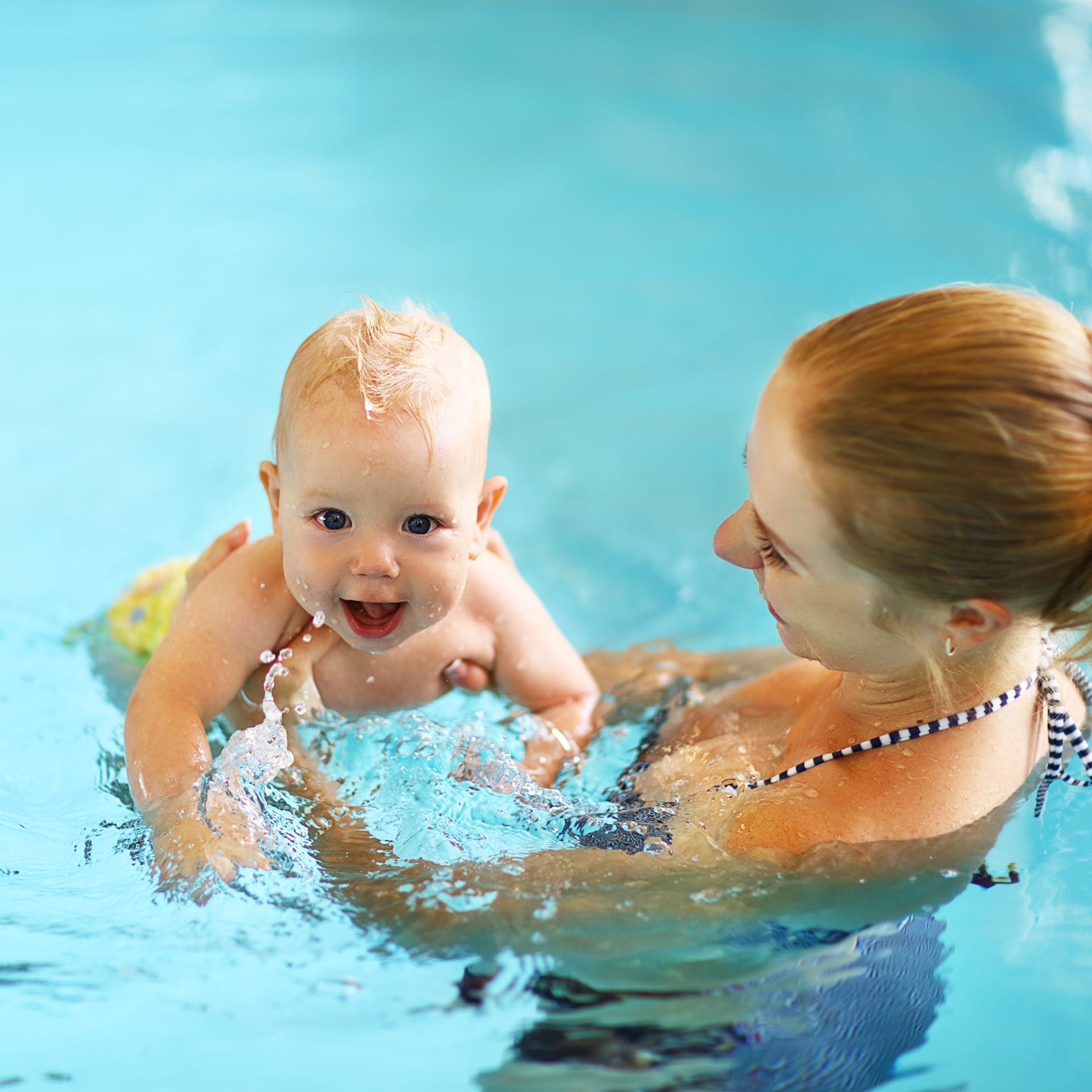 How Parent-Tot Swim Classes Build Water Confidence in Infants